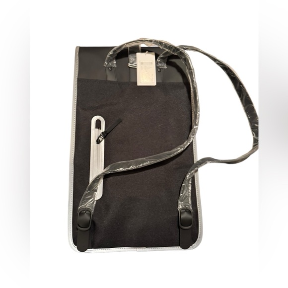 RAINS Backpack Reflective | 70 Black Reflective One Size 19" x 11.75" × 4.5" - Picture 5 of 7